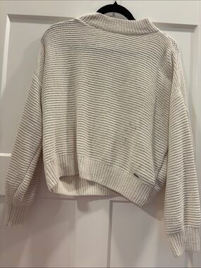 Hollister Cream Ribbed Crewneck Sweater